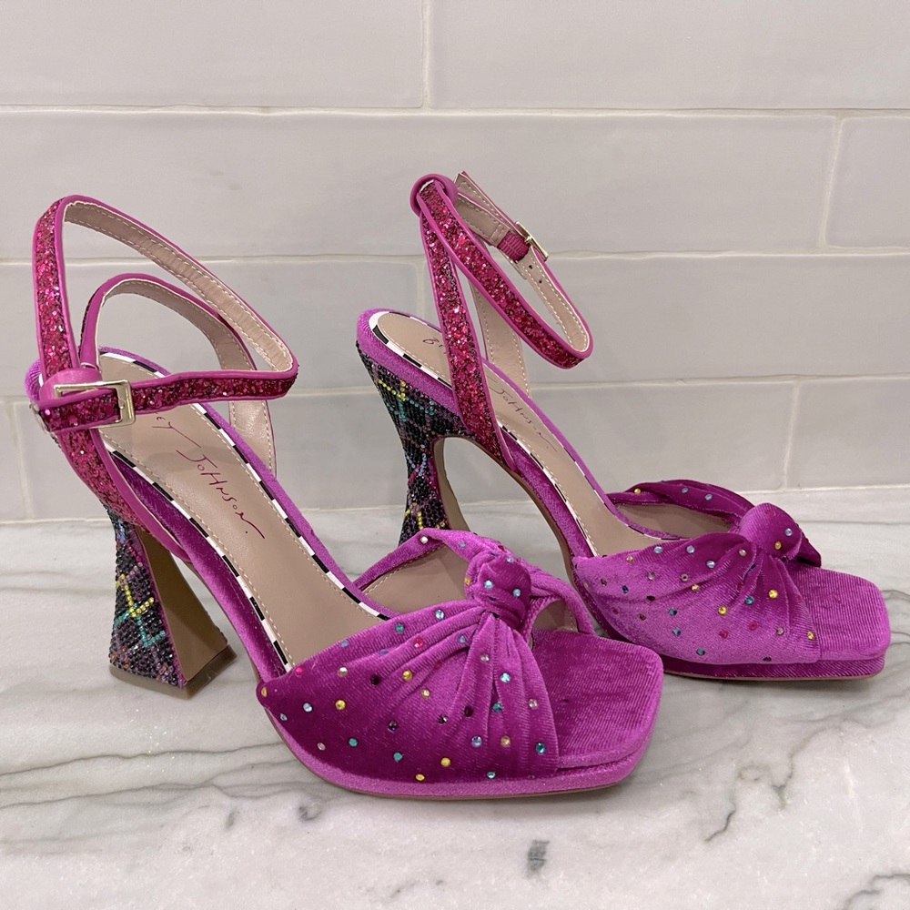 NWOT Betsey Johnson Women's Pink Alannia Magenta Multi Chunky Heels Size 8